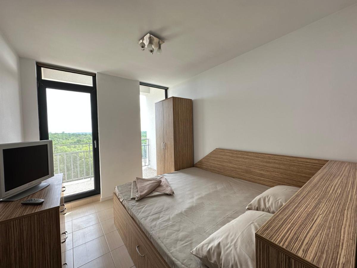 Apartament Oxygen เนพทุน ภายนอก รูปภาพ